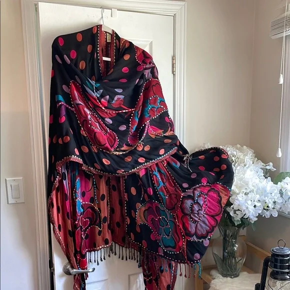Baba Red and Black Polka Dot REVERSIBLE India Ethnic Shawl Cape Scarf Wrap - Picture 6 of 13